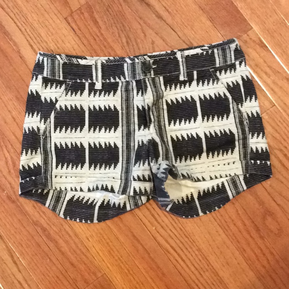Patterned shorts